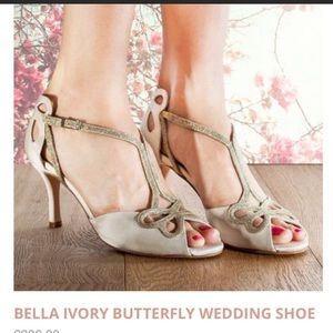 NWT Love Art Wear Art bridal heels, sz 39